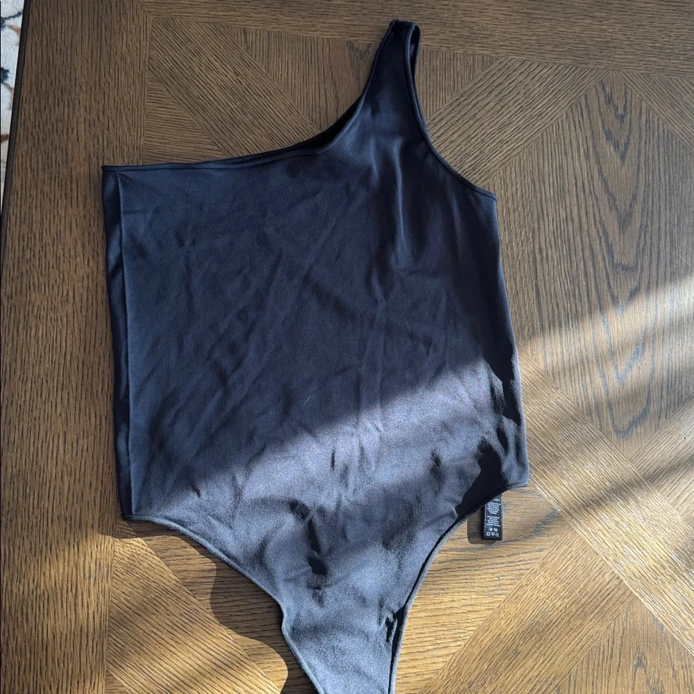 SKIMS Essential One Shoulder Bodysuit - Onyx, Size Large/XLarge, $68